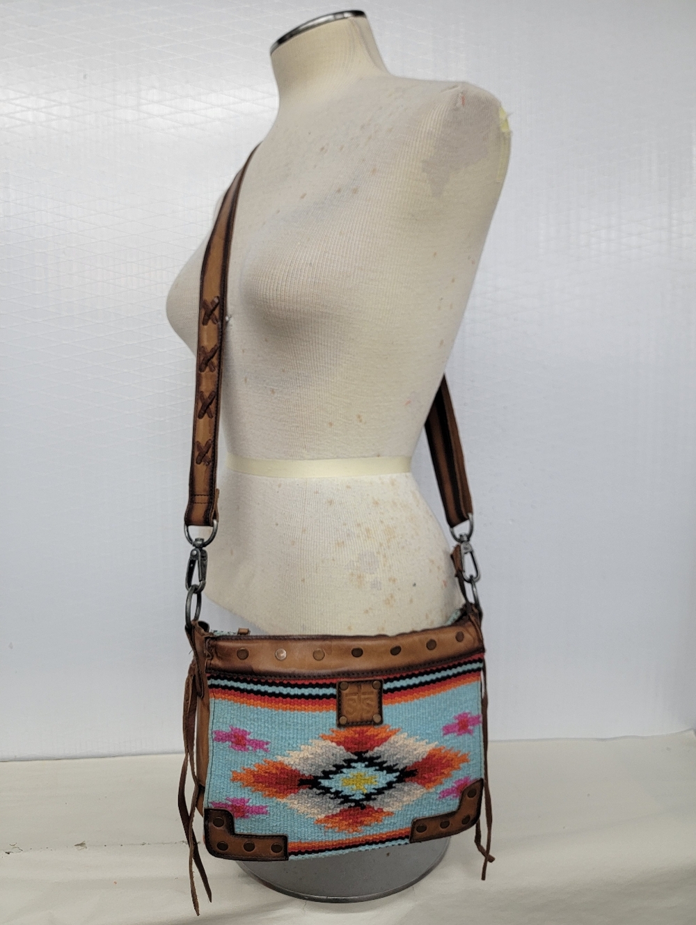 **SOLD******Southwestern Saddle Blanket Crossbody Bag - Picture 2 of 16